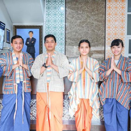 Cabin Hotel Sutomo Yogyakarta Exterior foto