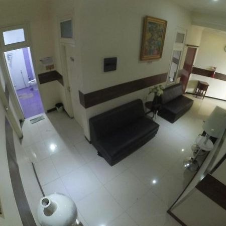 Cabin Hotel Sutomo Yogyakarta Exterior foto